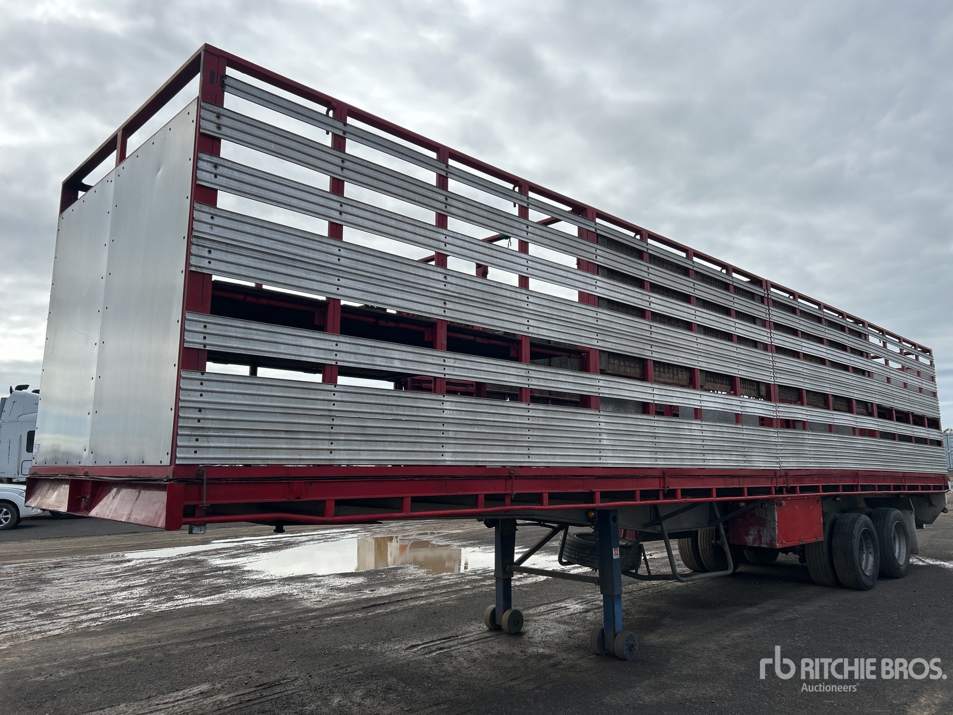 General Appearance with Picture, Right Front Corner