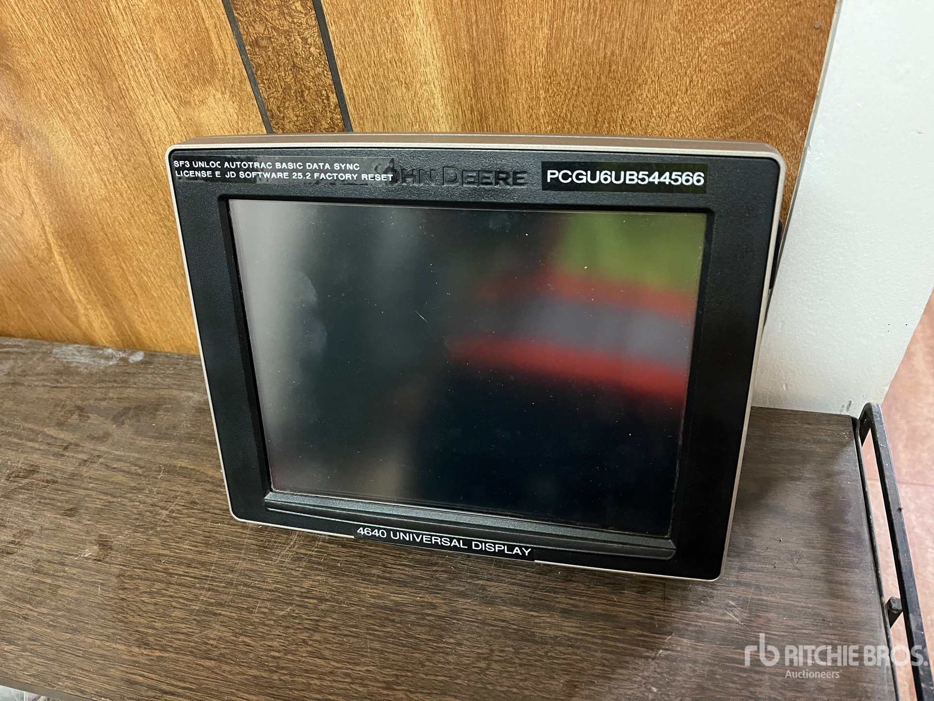 General Appearance with Foto, angolo anteriore sinistro