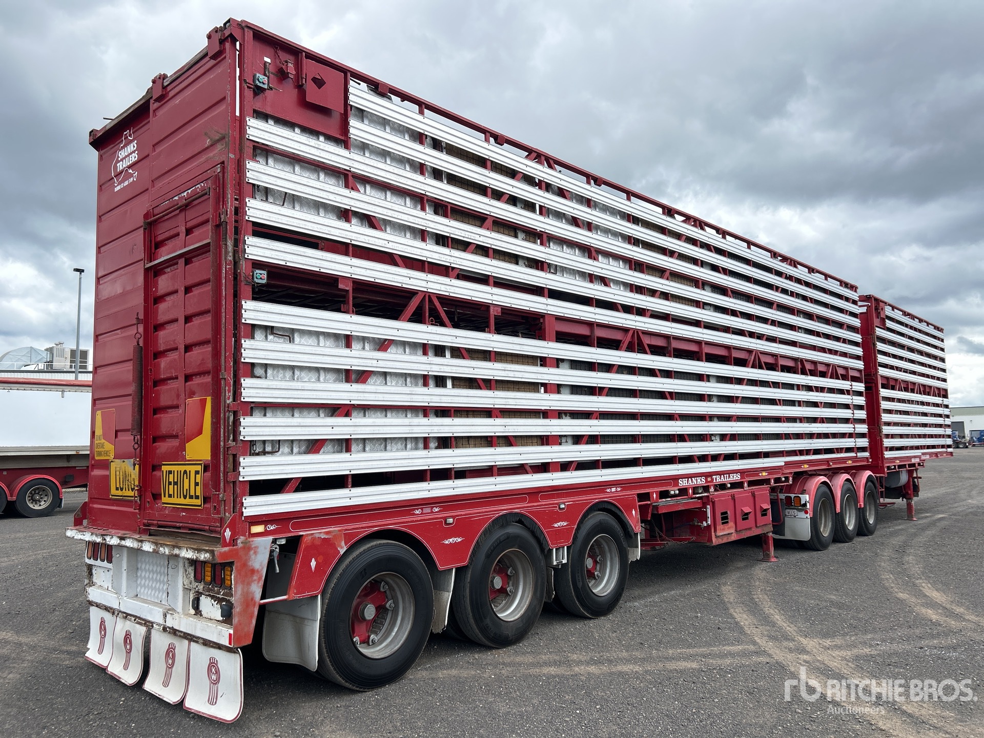 General Appearance with Bild, Ecke hinten links