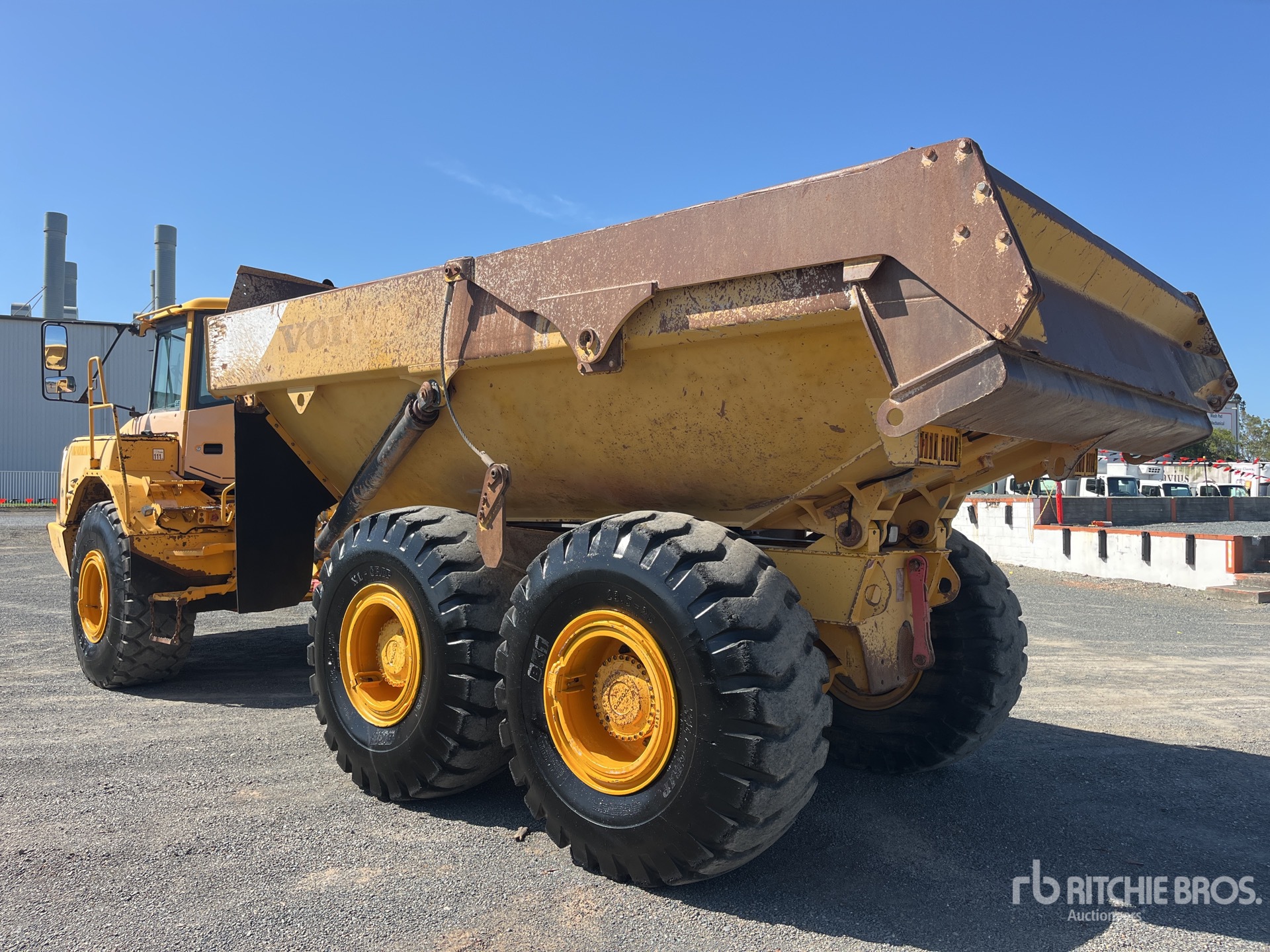 General Appearance with Foto, angolo posteriore sinistro