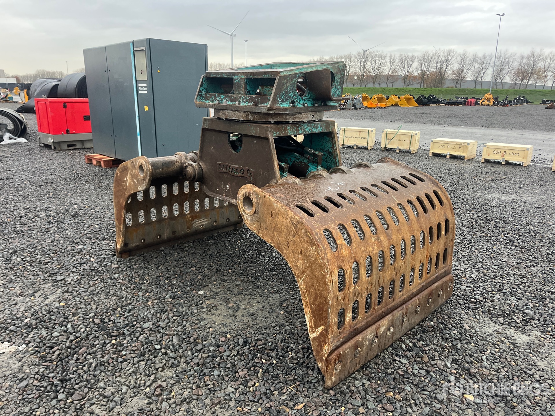 General Appearance with Picture, Right Front Corner