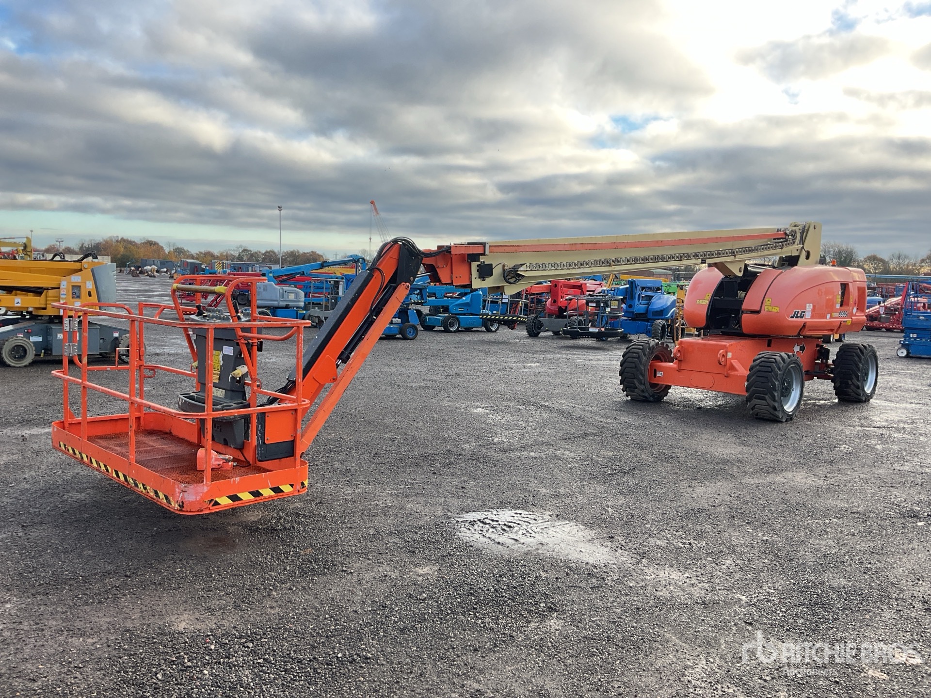 General Appearance with Bild, Ecke vorne links