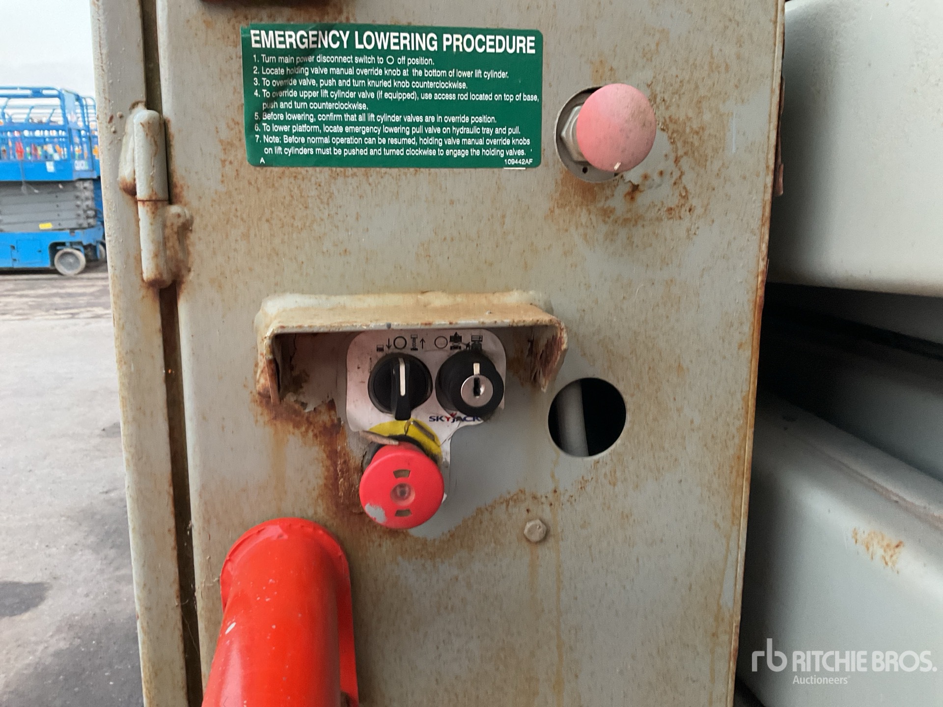 Basic Lower Control Station with