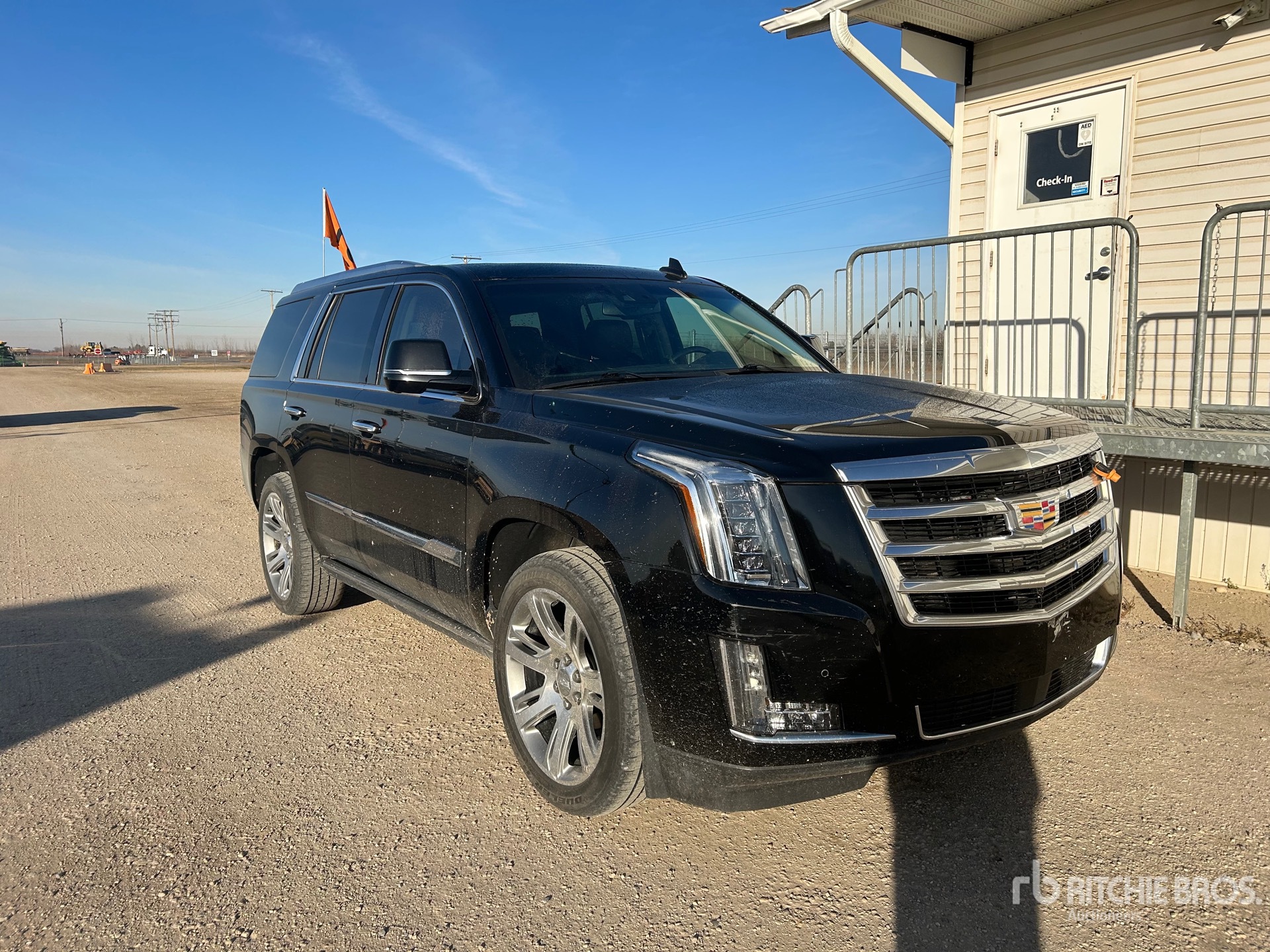 General Appearance with Bild, Ecke vorne links