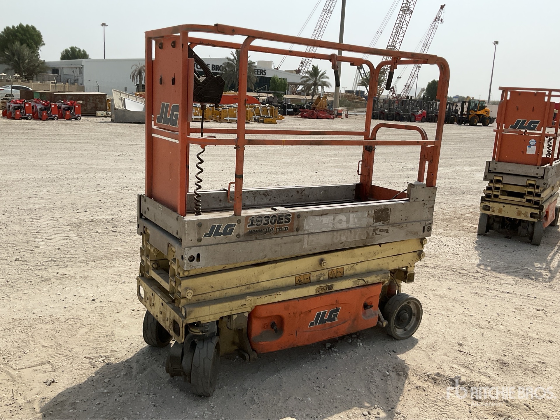 General Appearance with Bild, Ecke vorne rechts