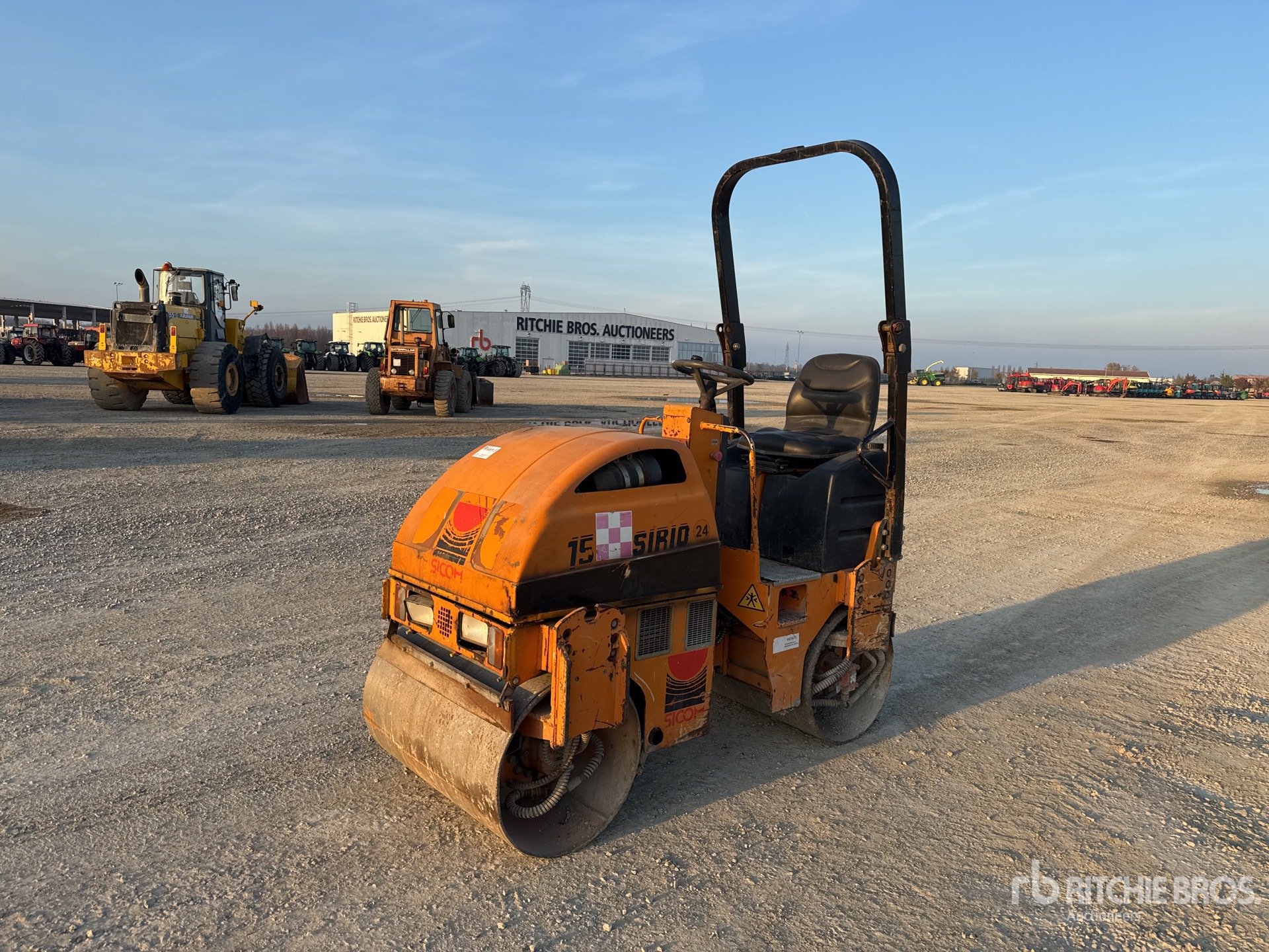 General Appearance with Picture, Left Front Corner