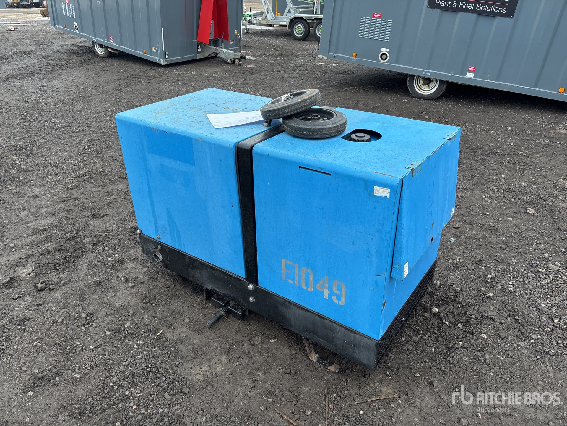 General Appearance with Bild, Ecke vorne rechts