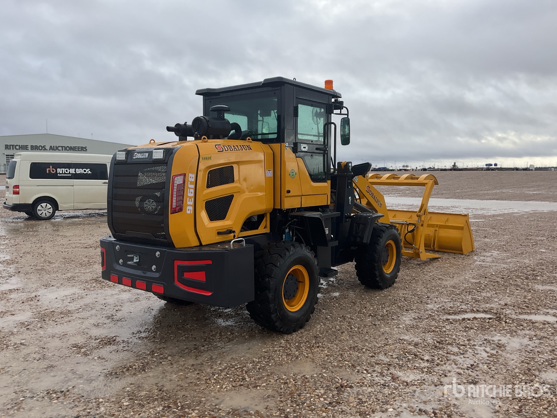 General Appearance with Picture, Right Rear Corner