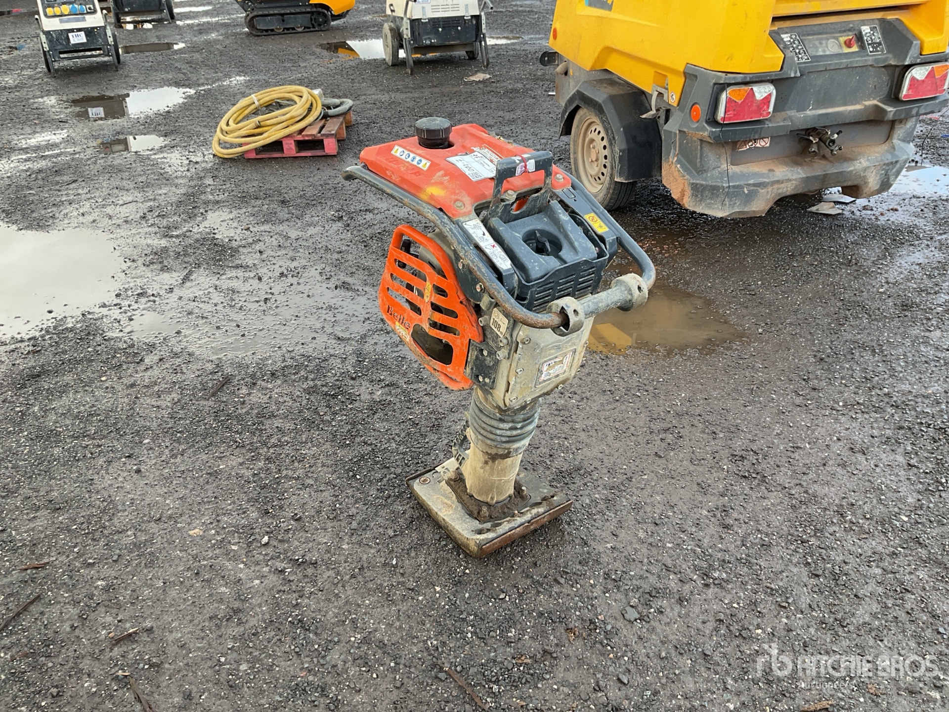 General Appearance with Imagen: esquina delantera derecha