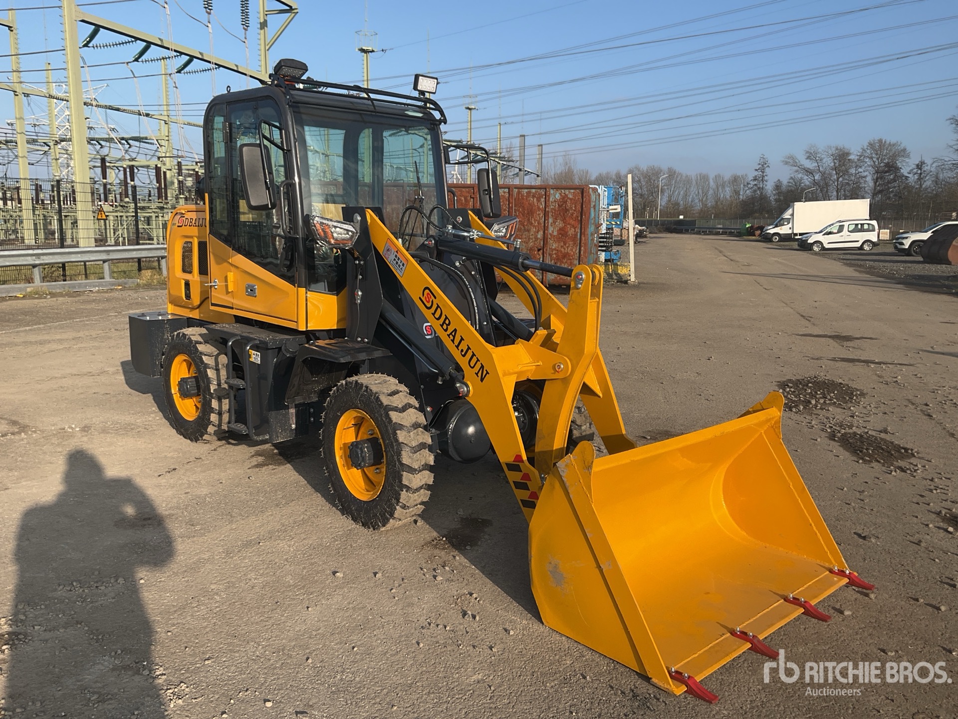 General Appearance with Picture, Right Front Corner