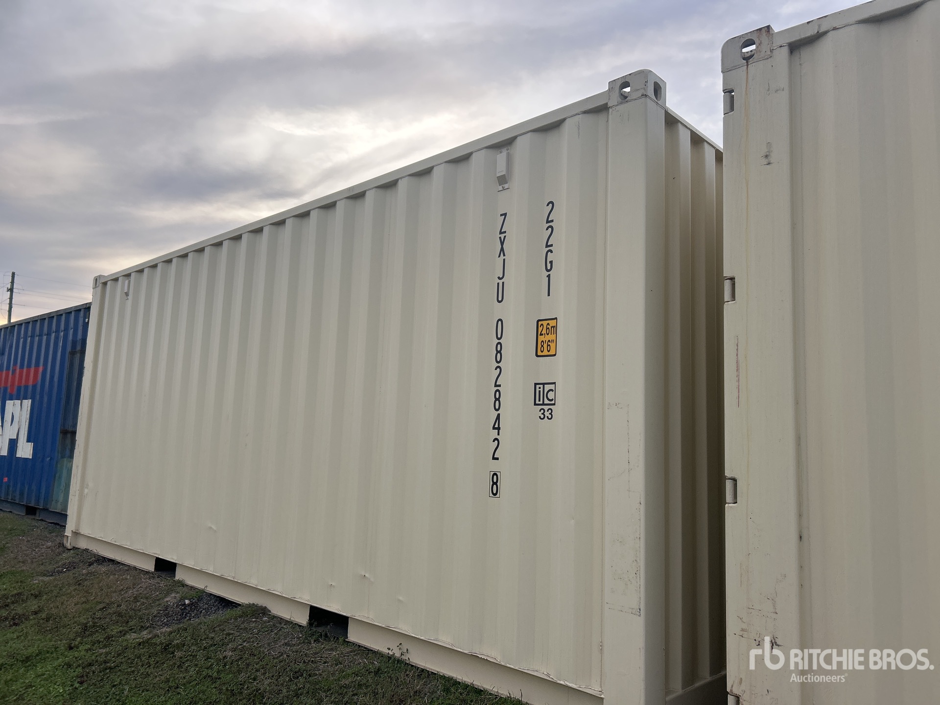 General Appearance with Picture, Right Front Corner