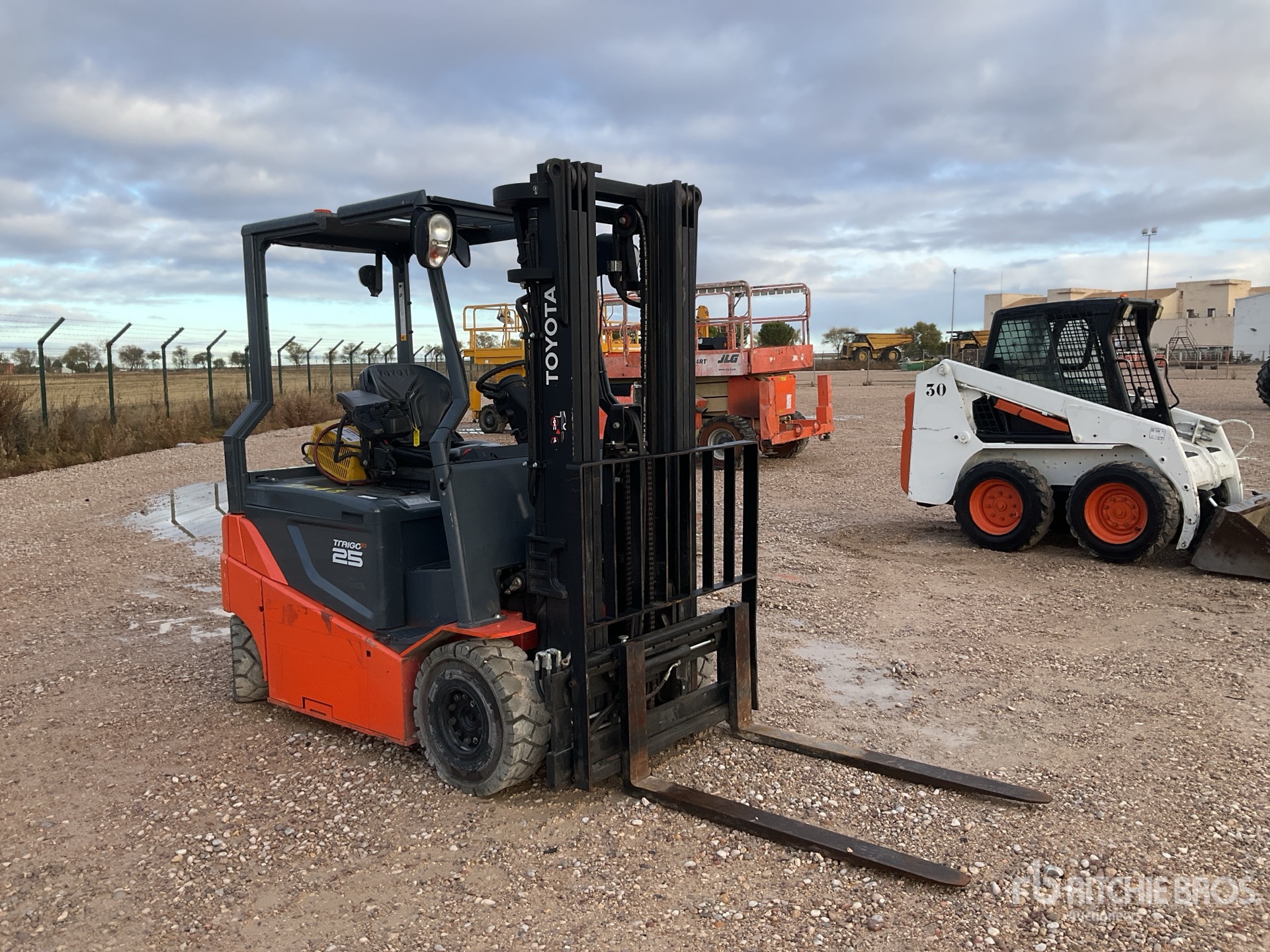 General Appearance with Bild, Ecke vorne rechts