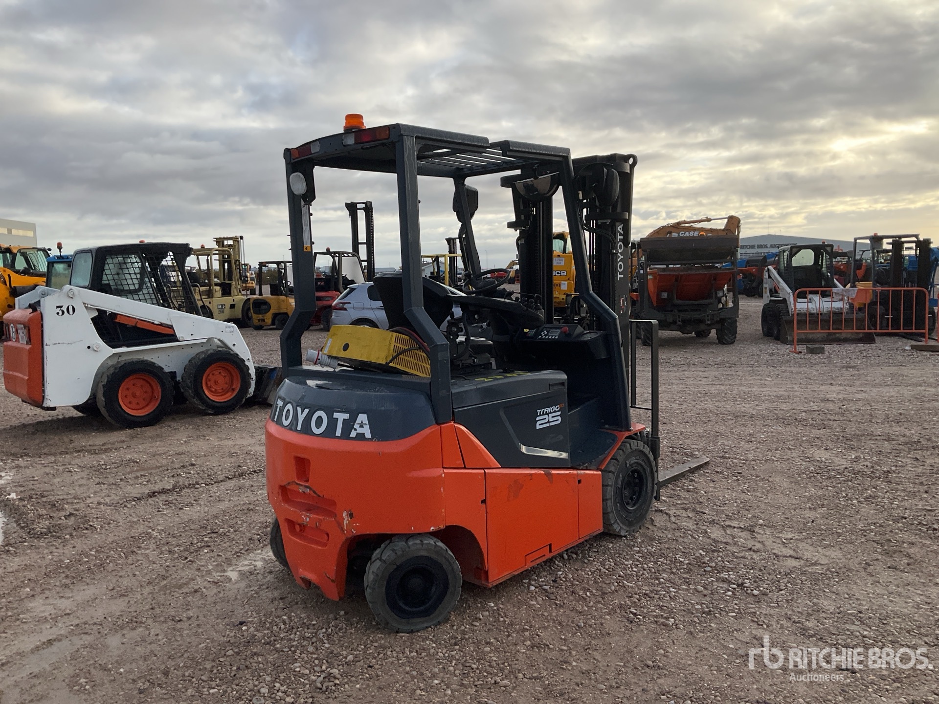 General Appearance with Bild, Ecke hinten rechts