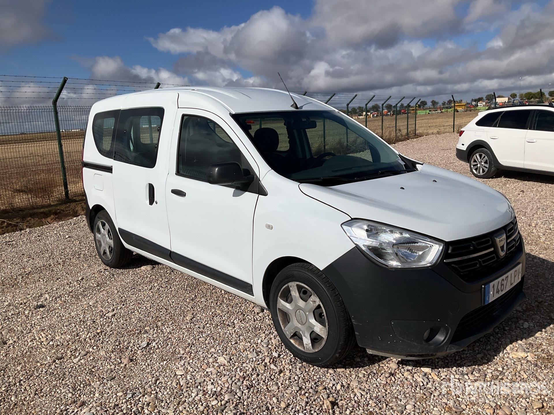 General Appearance with Picture, Right Front Corner