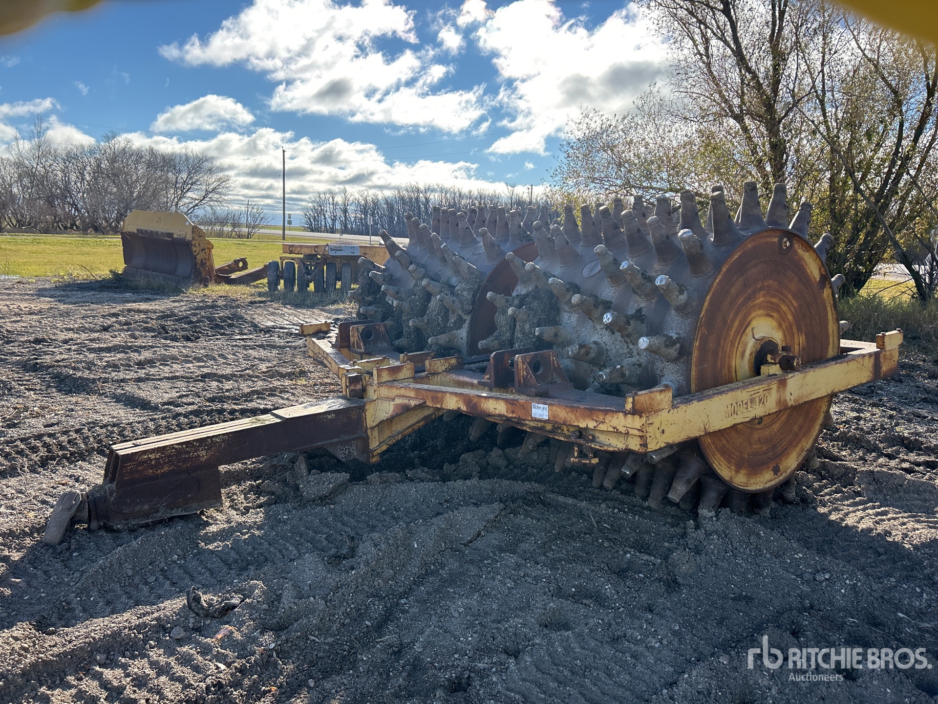 General Appearance with Bild, Ecke vorne links