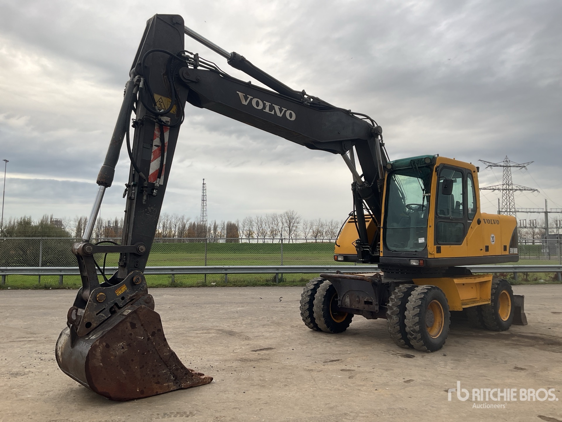 General Appearance with Picture, Left Front Corner