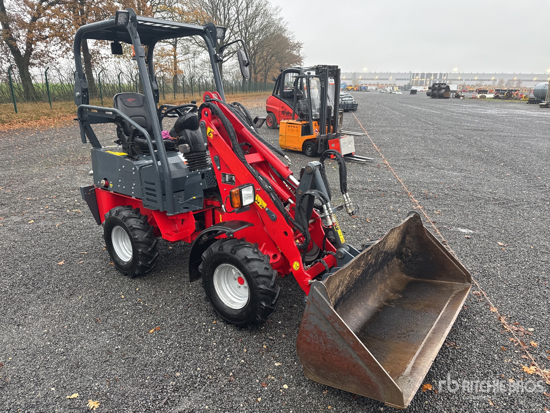 General Appearance with Picture, Right Front Corner