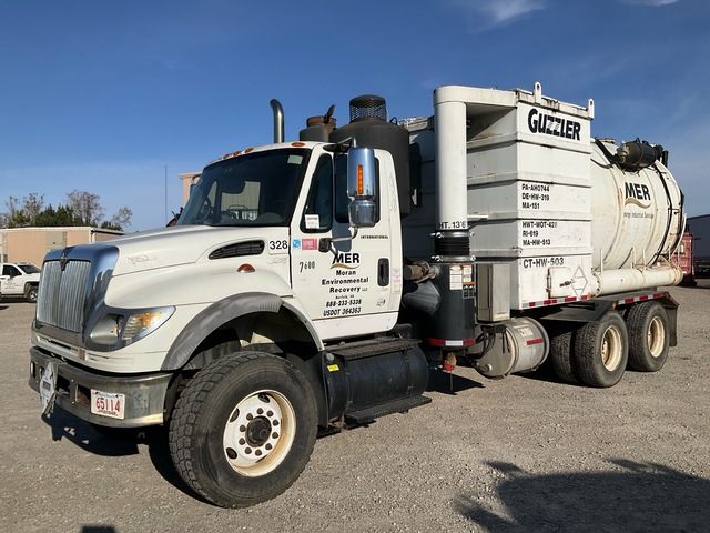 2004 SIAV 8702 on 2004 International 7600 6x4 Vacuum Tanker Truck 2004 SIAV 8702 on 2004 International 7600 6x4 Vacuum Tanker Truck