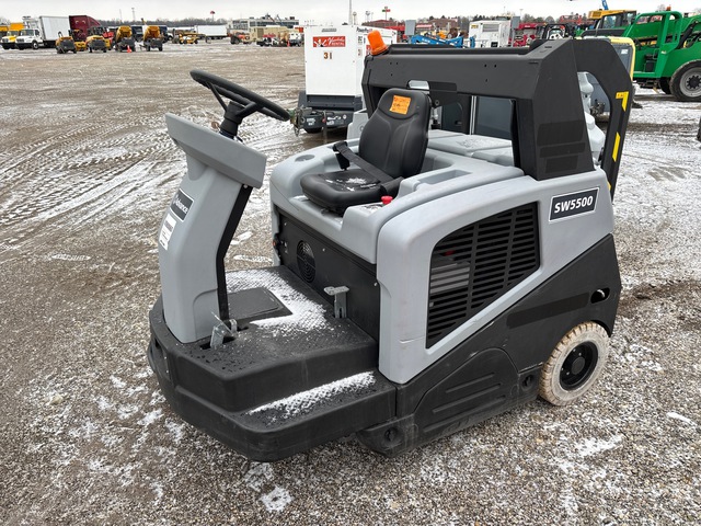2021 Advance SW5500 Ride-On Electric Floor Sweeper