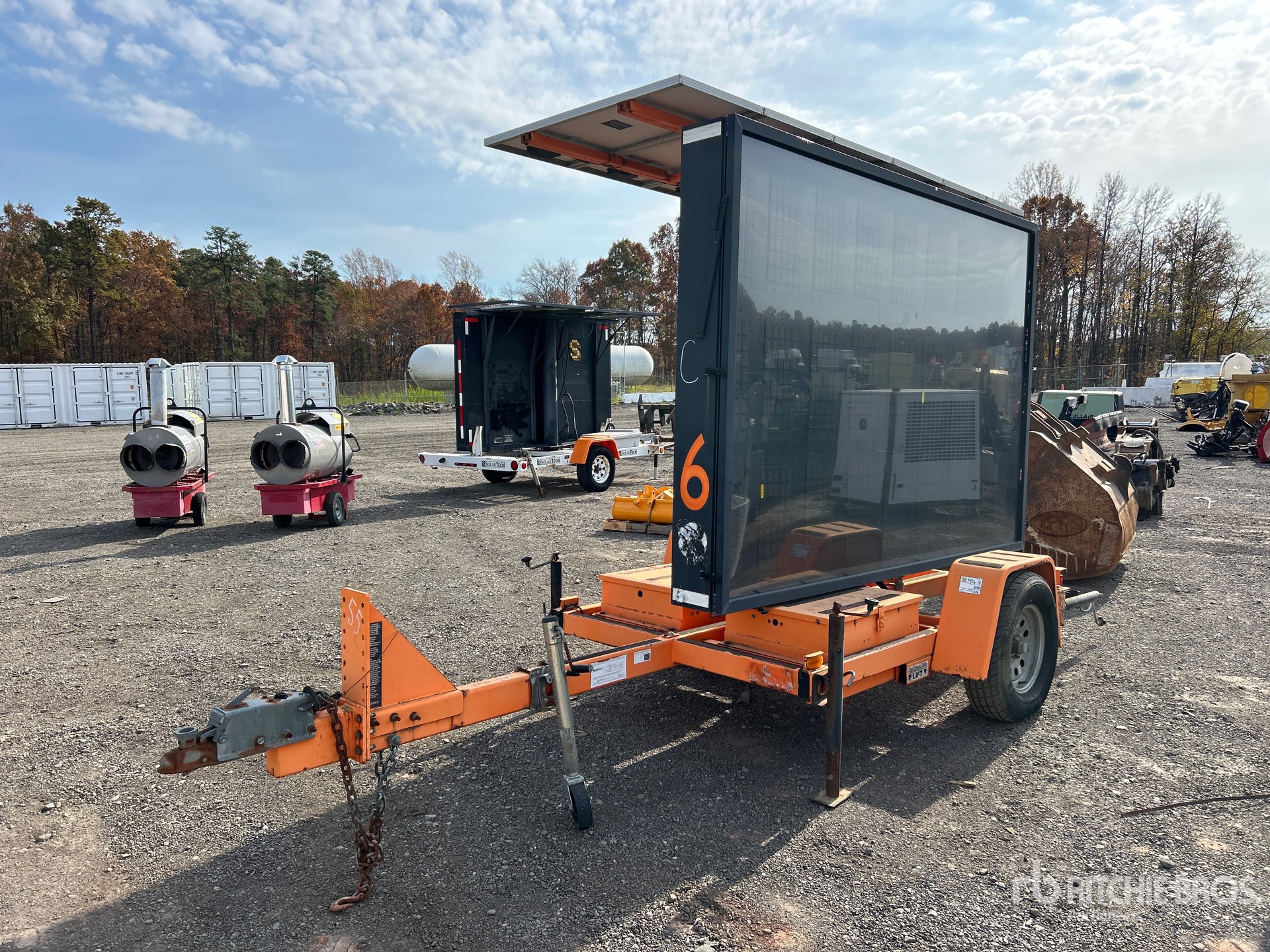 General Appearance with Bild, Ecke vorne links