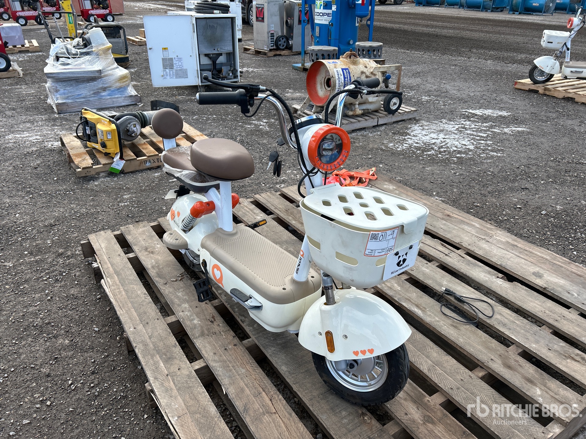 General Appearance with Picture, Right Front Corner