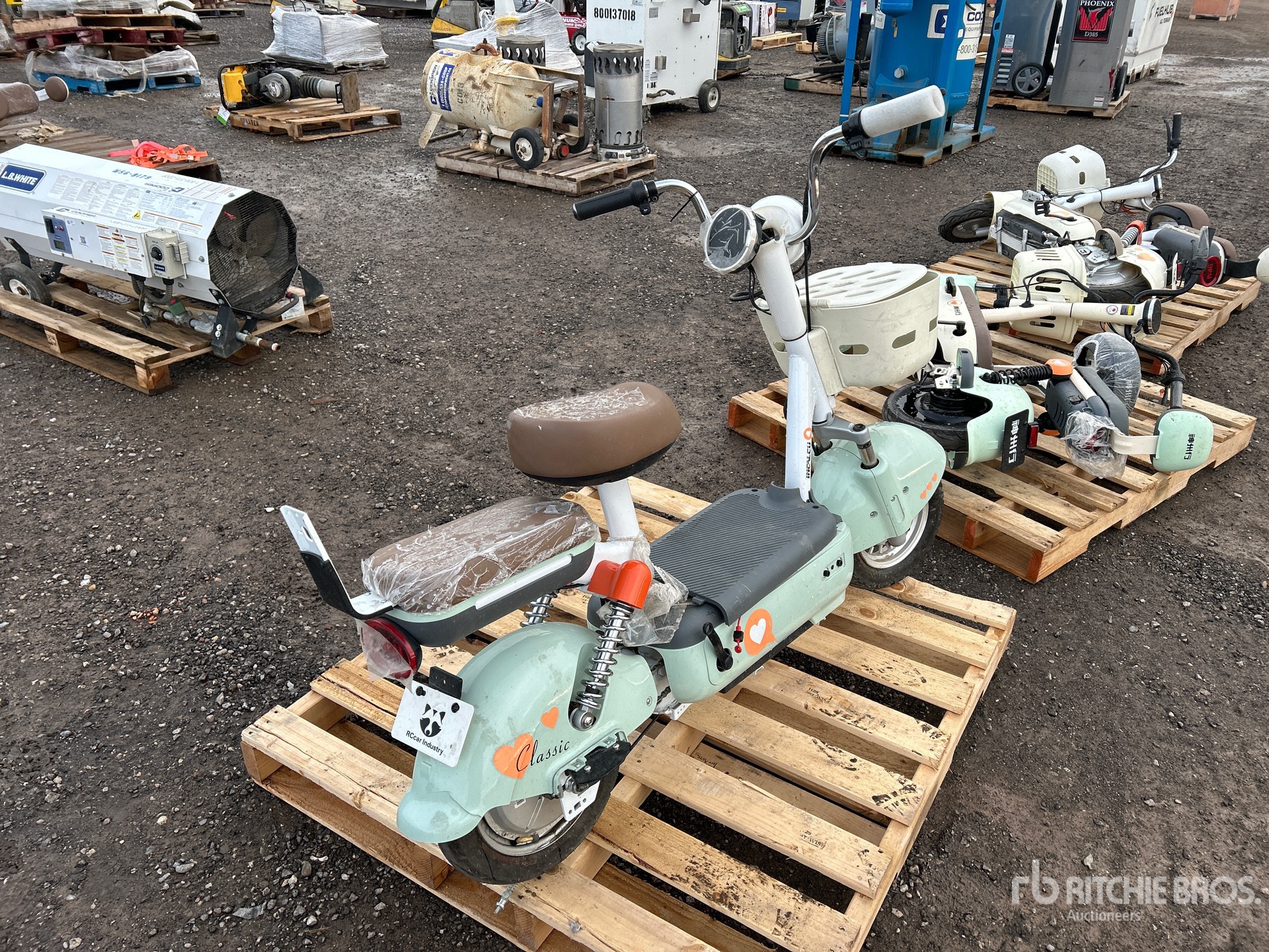 General Appearance with Foto, angolo anteriore sinistro