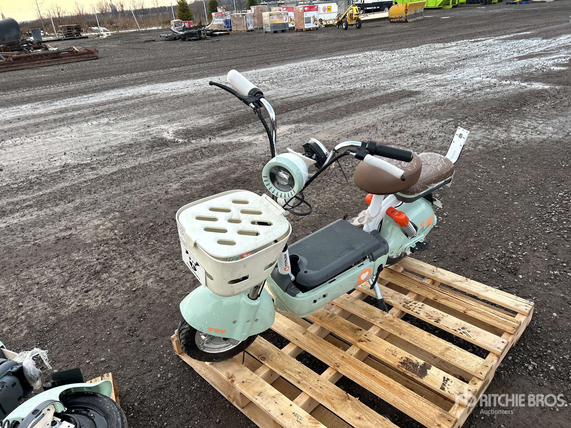 General Appearance with Foto, angolo anteriore sinistro