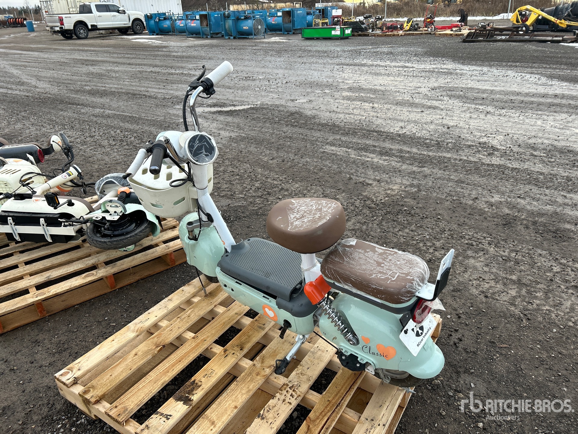 General Appearance with Foto, angolo posteriore sinistro