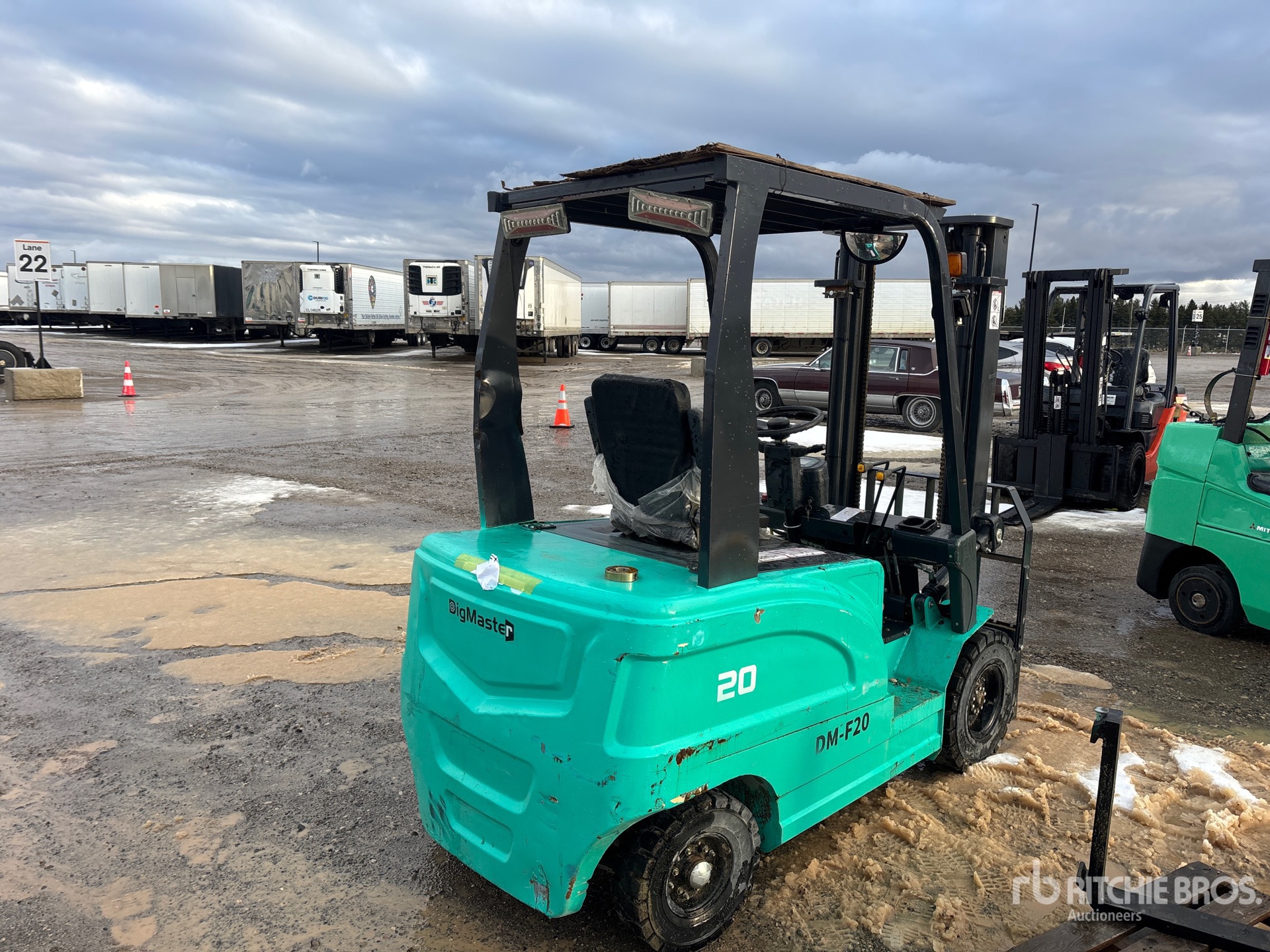 General Appearance with Picture, Right Rear Corner