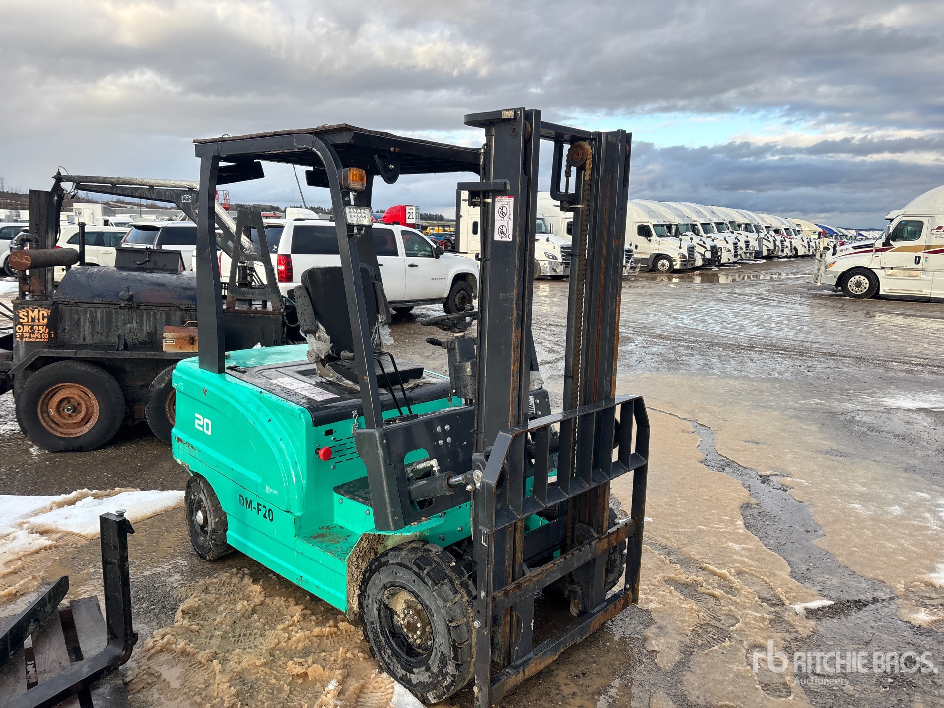 General Appearance with Picture, Right Front Corner