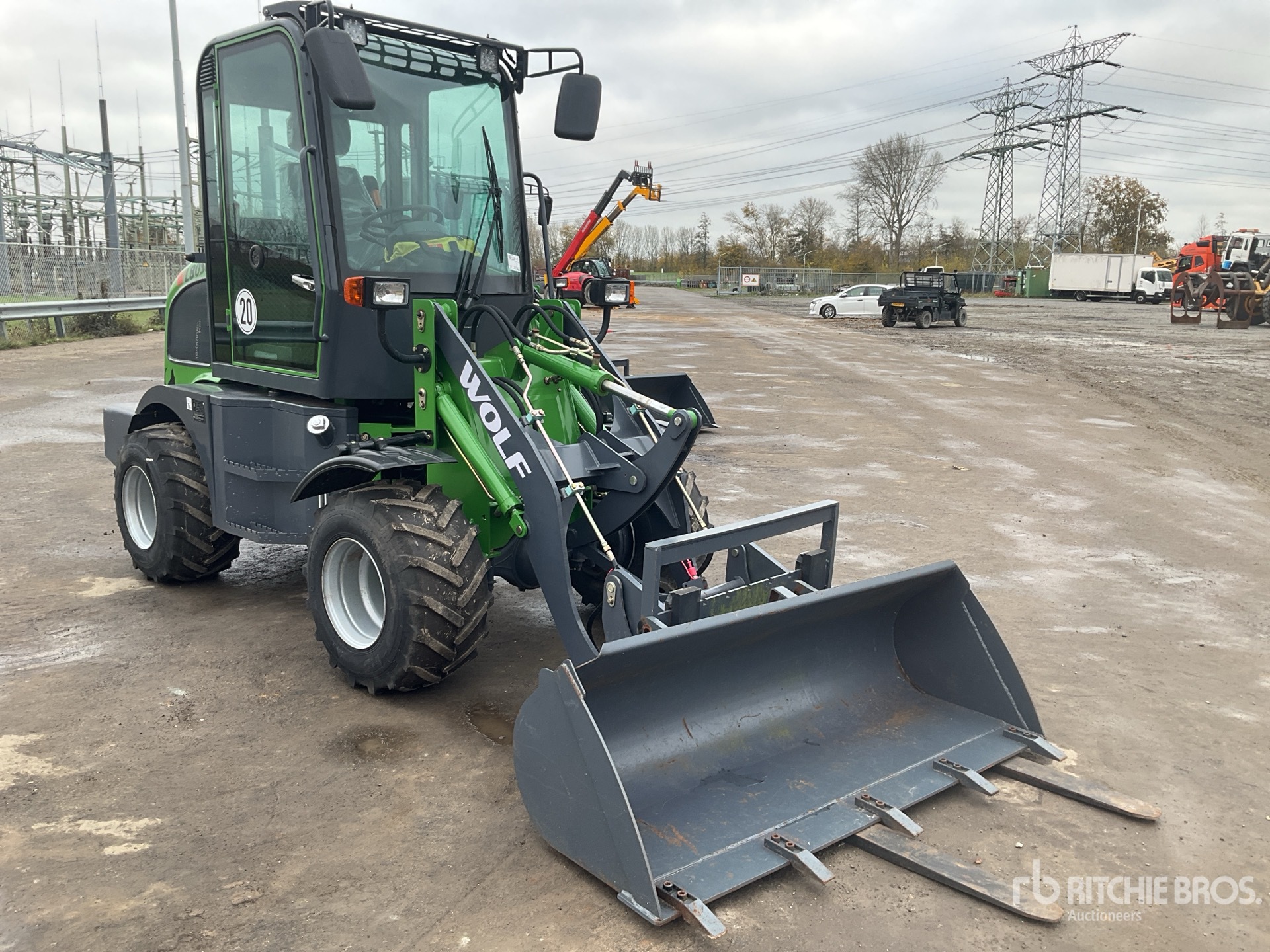 General Appearance with Picture, Right Front Corner