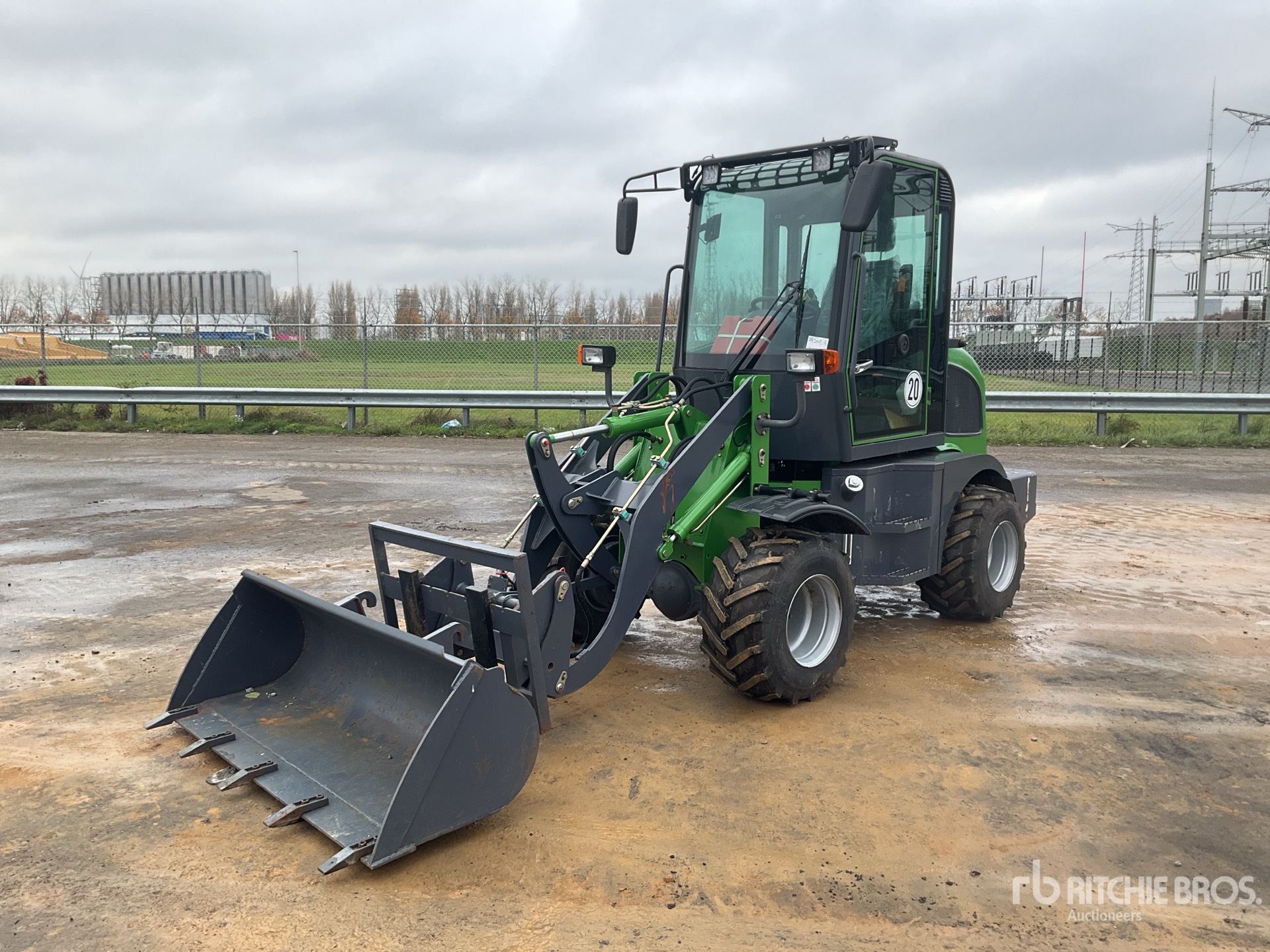 General Appearance with Picture, Left Front Corner