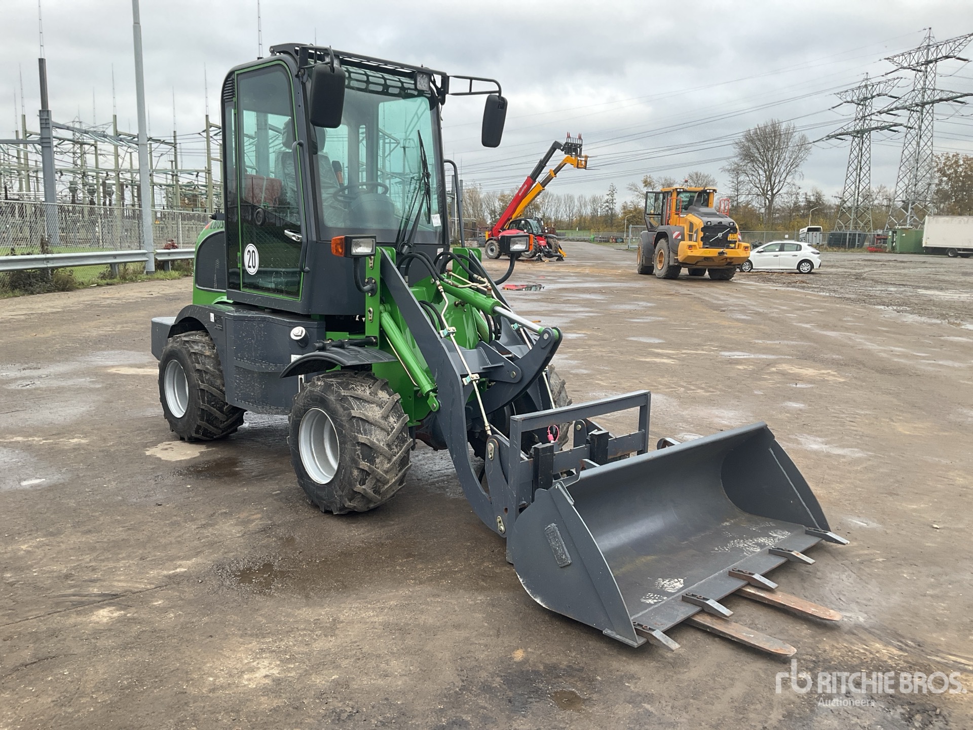 General Appearance with Picture, Right Front Corner