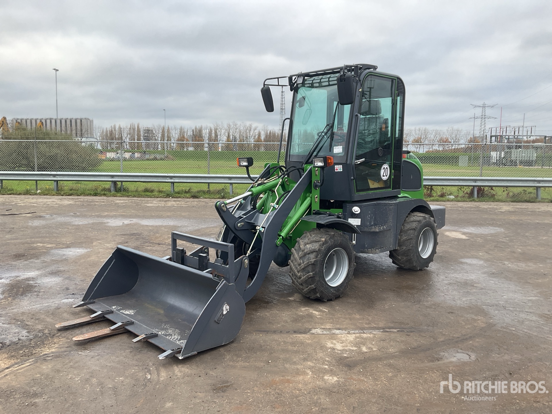 General Appearance with Picture, Left Front Corner