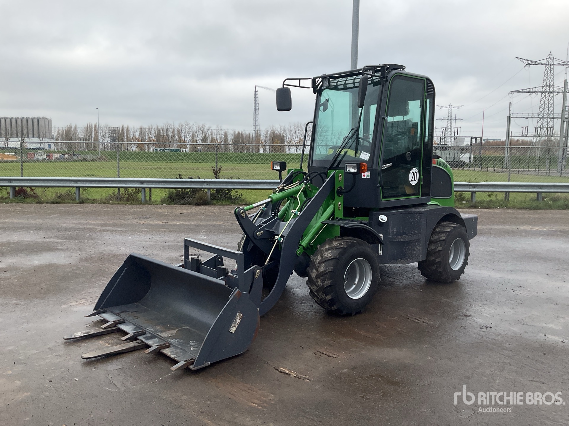 General Appearance with Picture, Left Front Corner