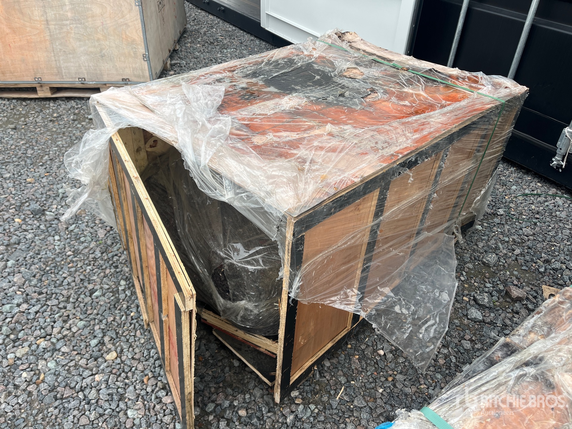 General Appearance with Picture, Left Rear Corner