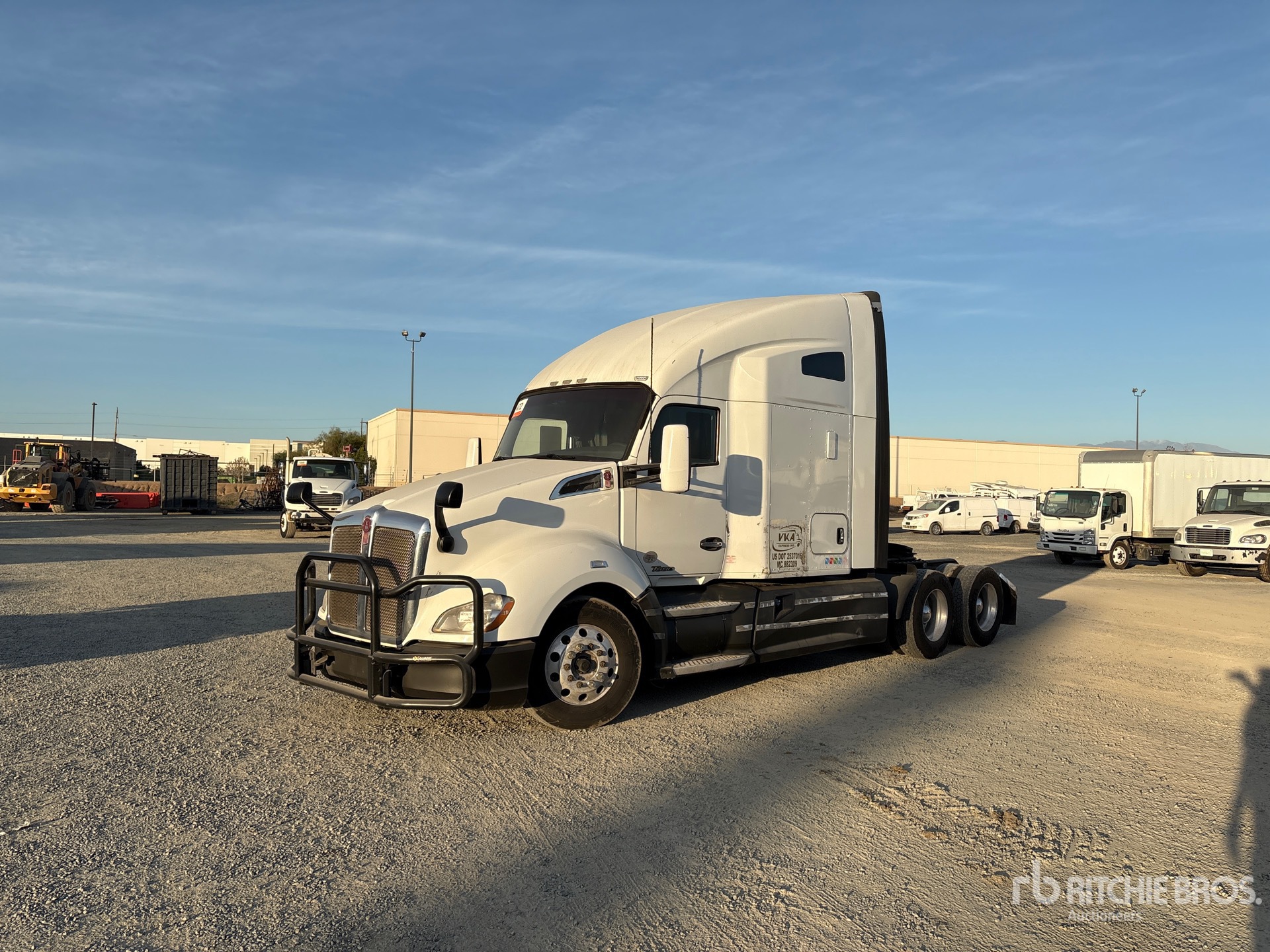 General Appearance with Picture, Left Front Corner