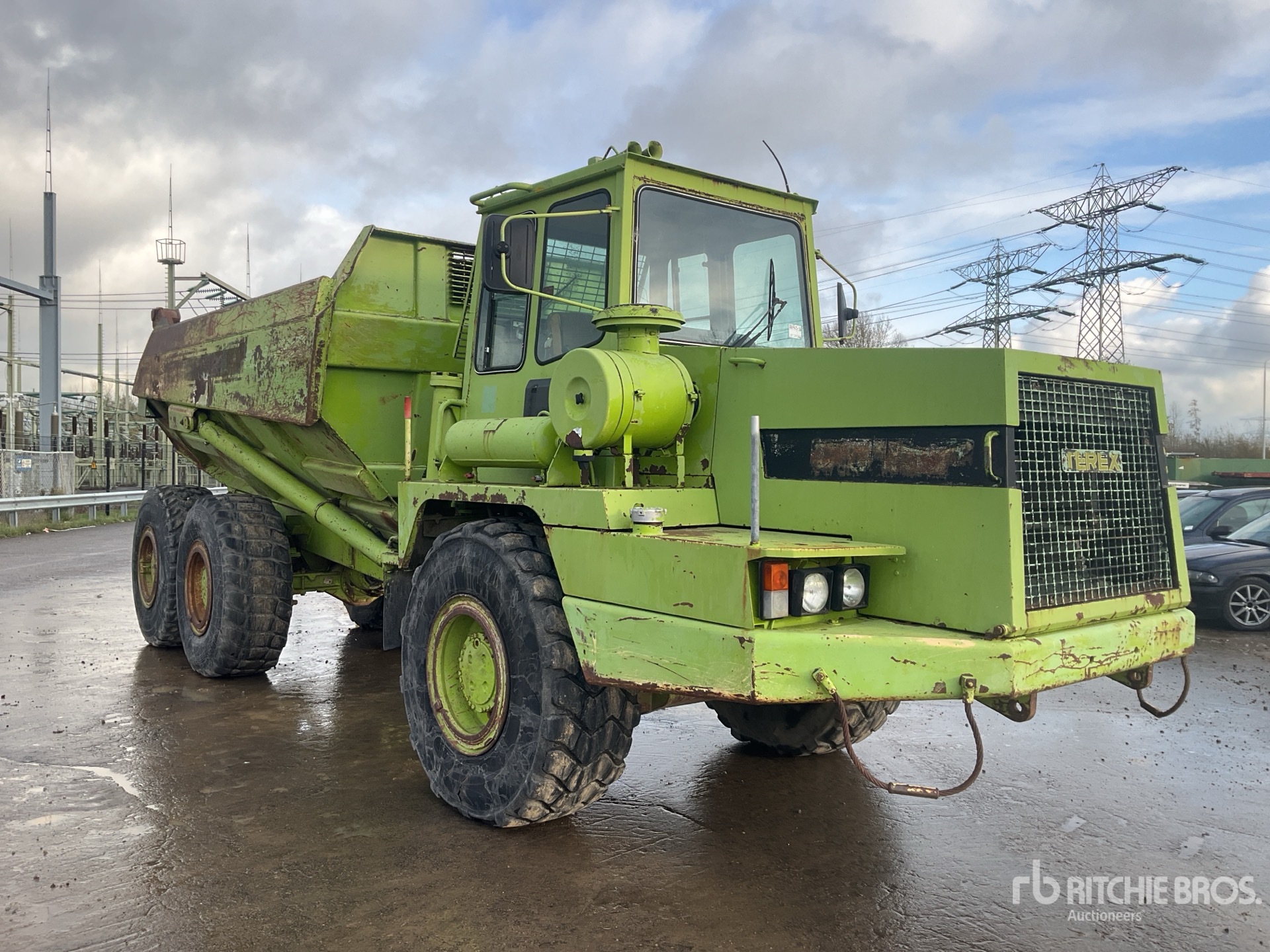 General Appearance with Picture, Right Front Corner