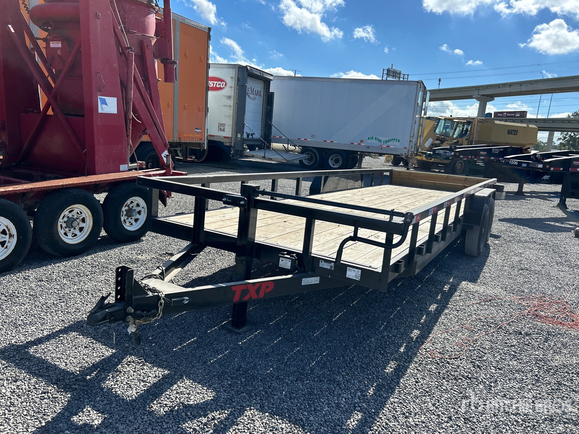 General Appearance with Foto, angolo anteriore sinistro