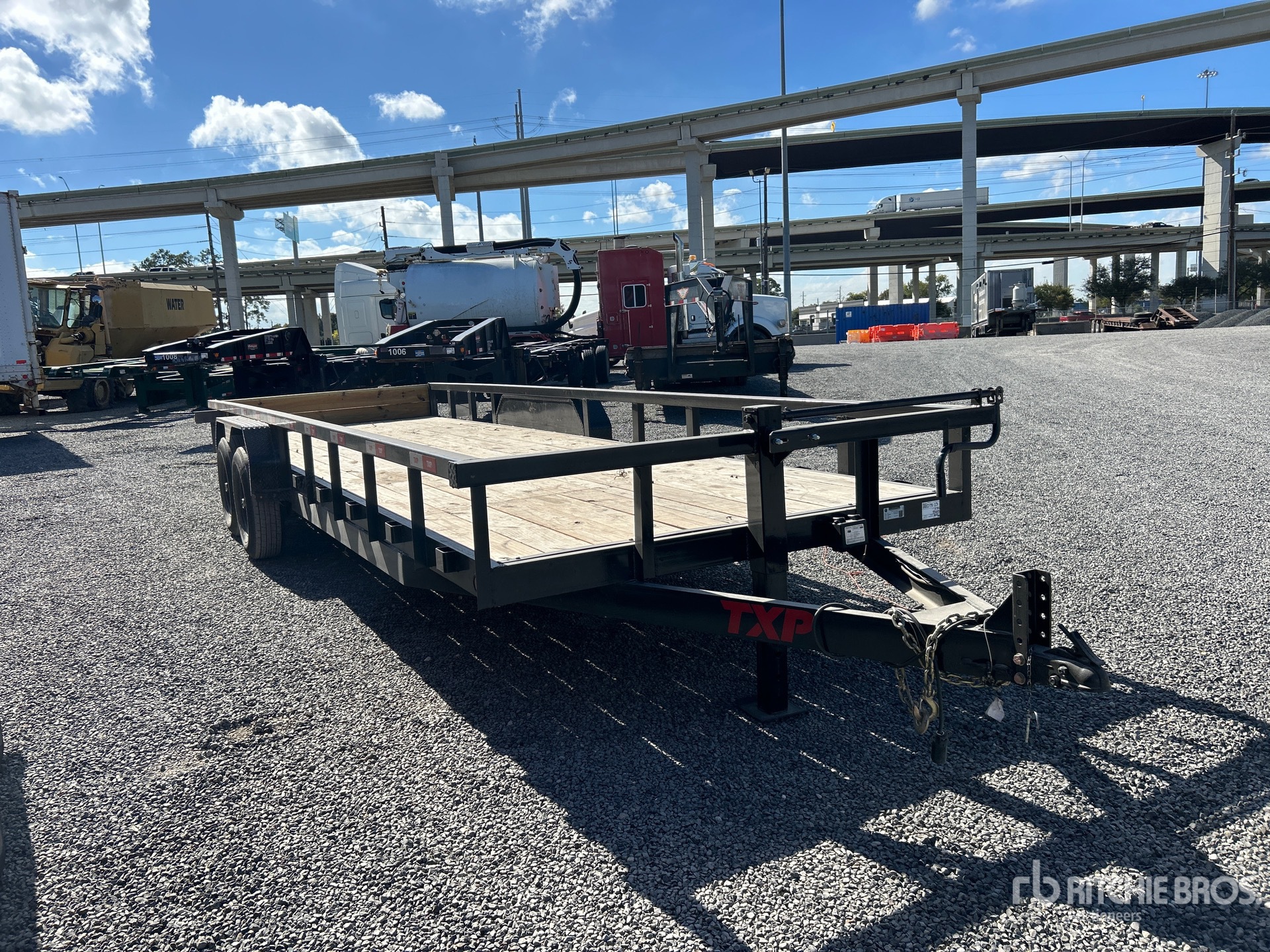 General Appearance with Foto, angolo anteriore destro