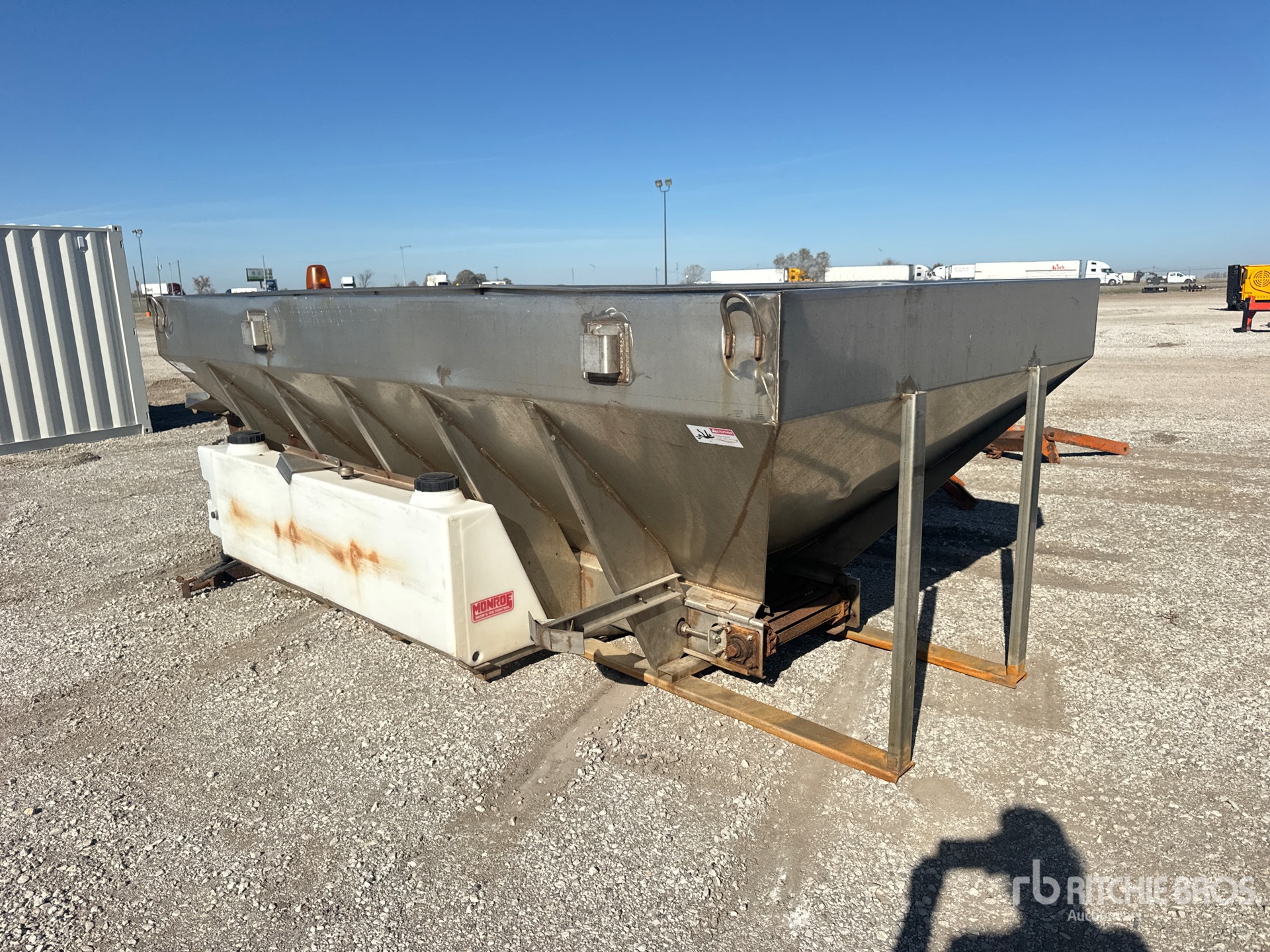 General Appearance with Bild, Ecke hinten links