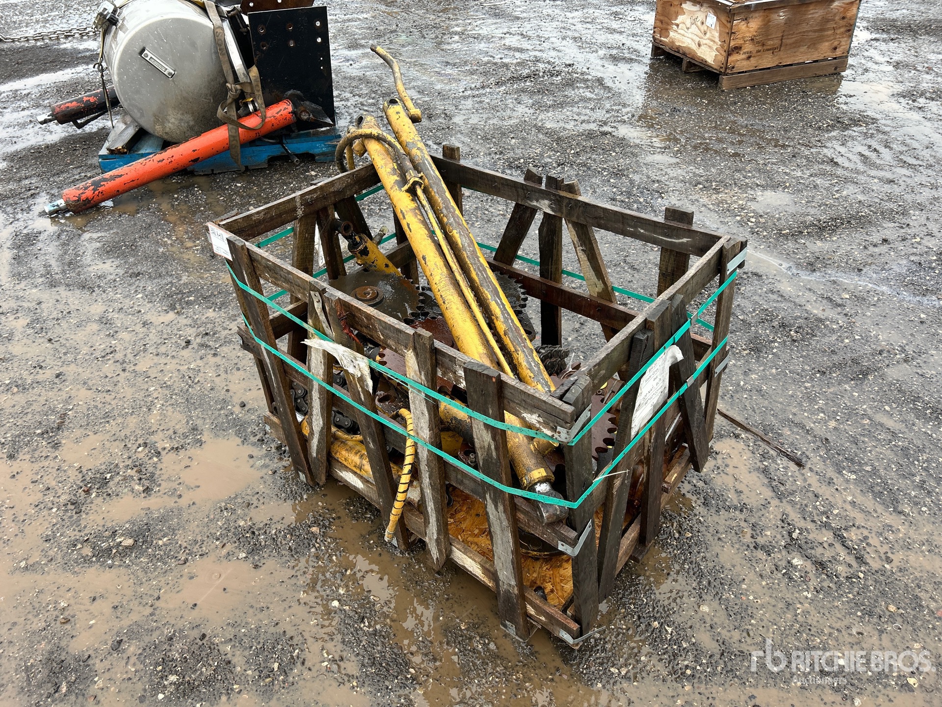 General Appearance with Bild, Ecke vorne links