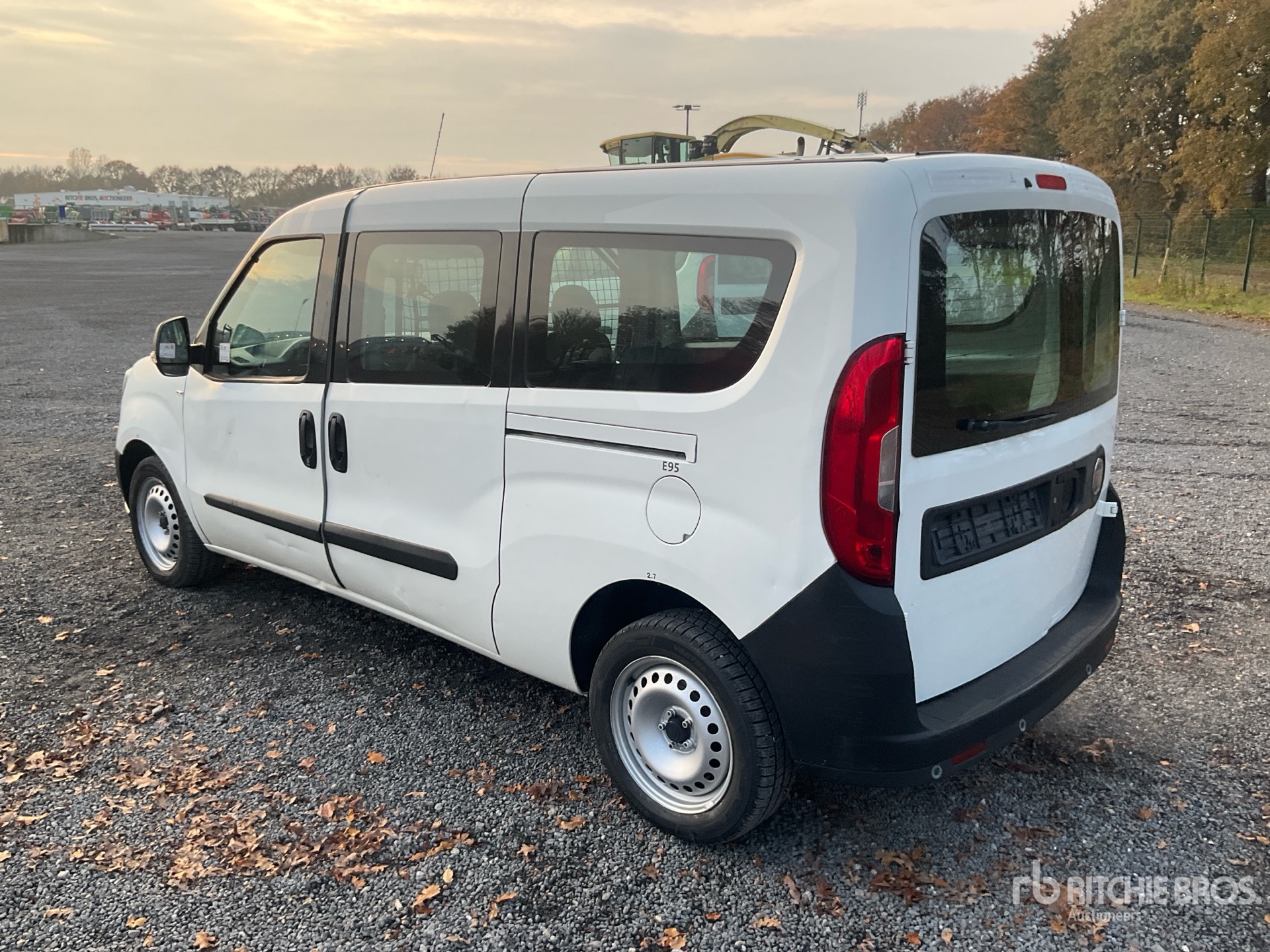 Aspect général with Image, coin arrière gauche