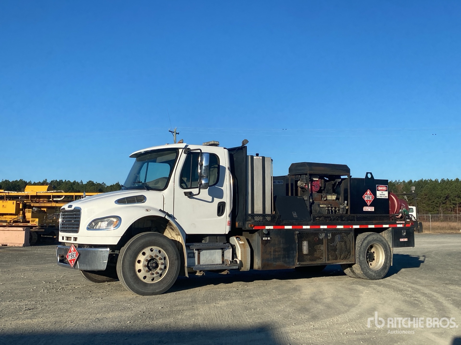 General Appearance with Bild, Ecke vorne links