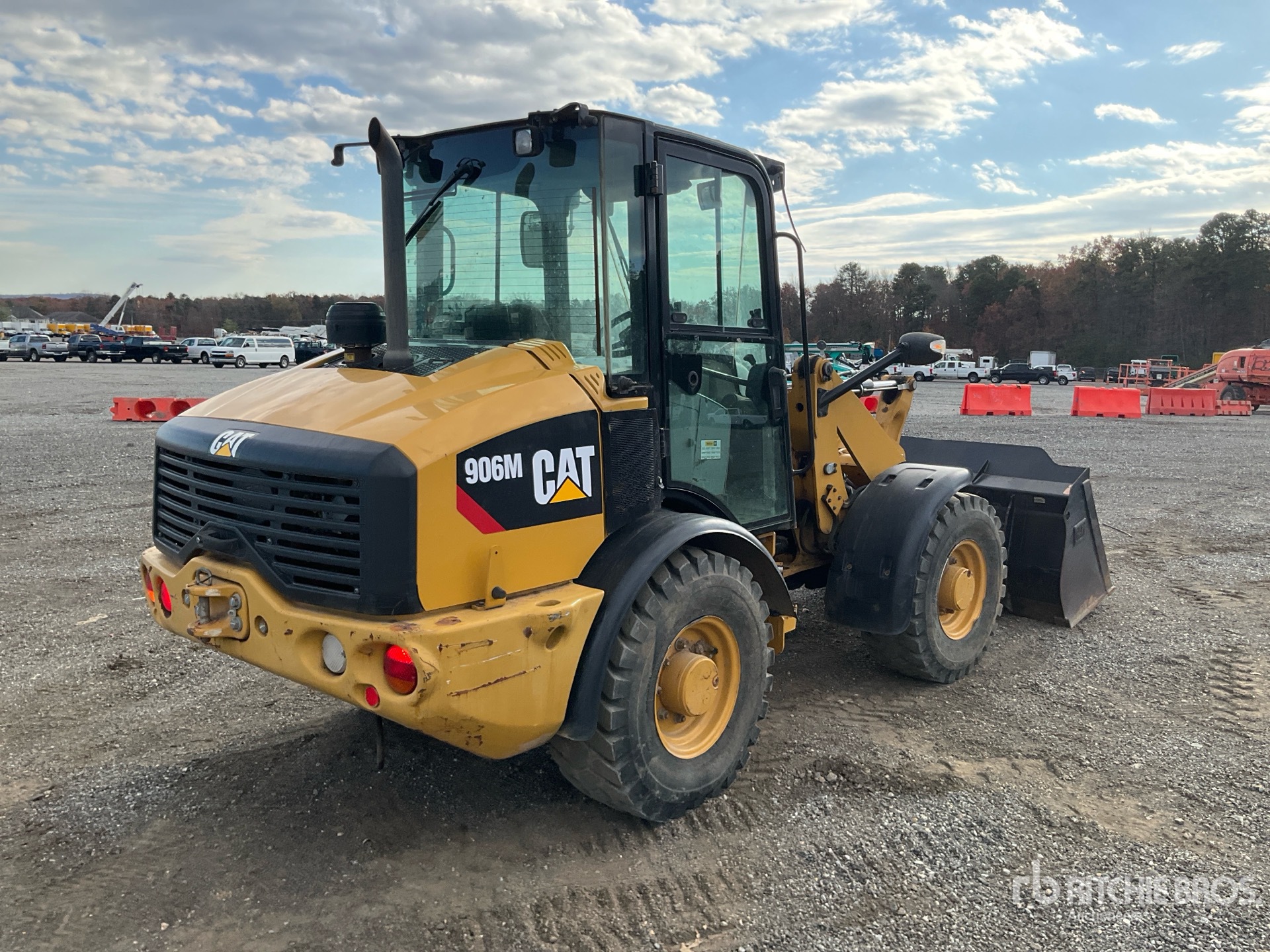 General Appearance with Imagen: esquina trasera derecha