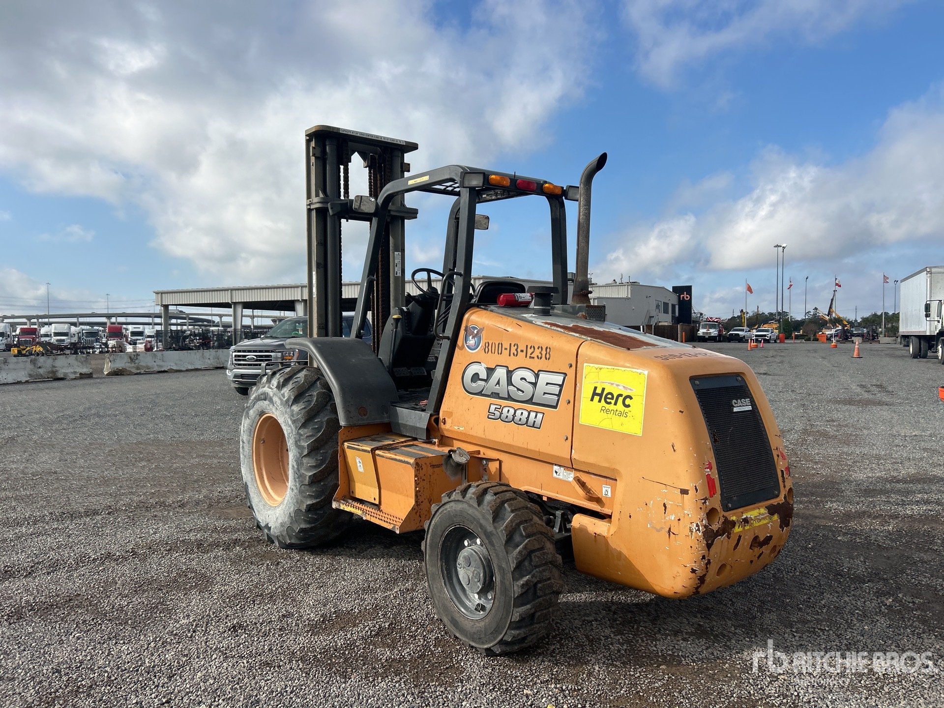 General Appearance with Foto, angolo posteriore sinistro