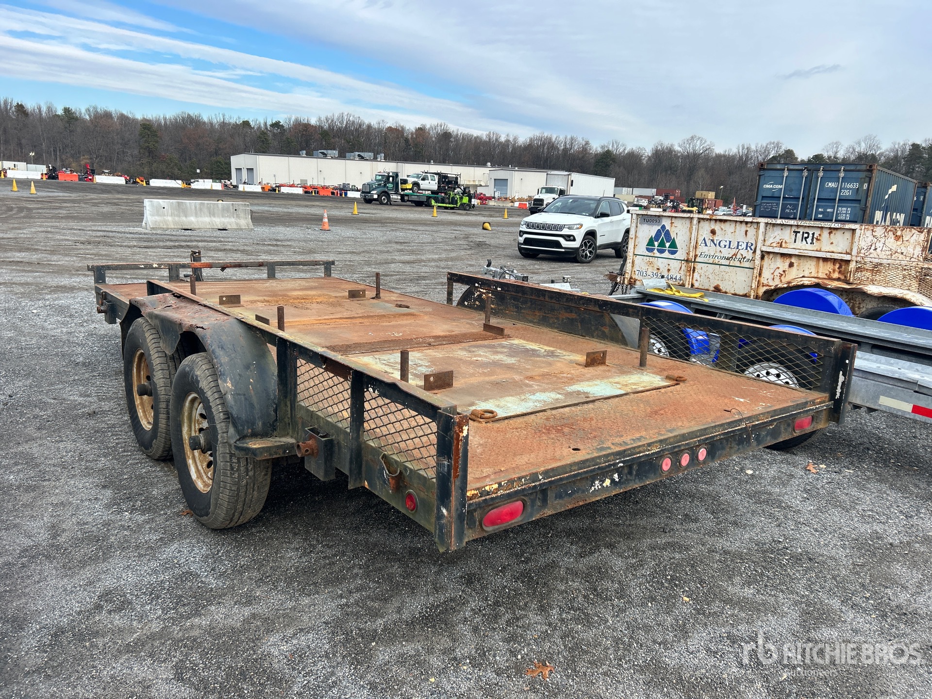 General Appearance with Foto, angolo posteriore sinistro