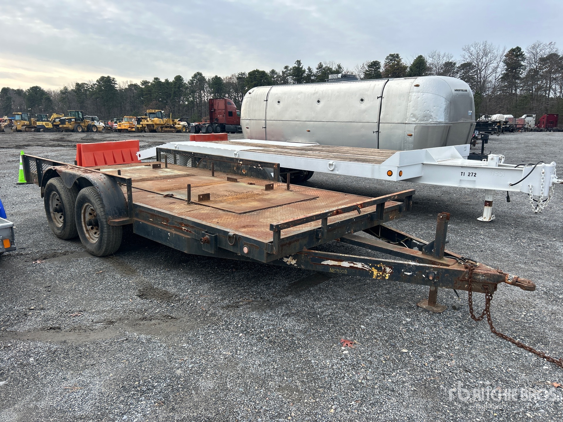 General Appearance with Foto, angolo anteriore destro