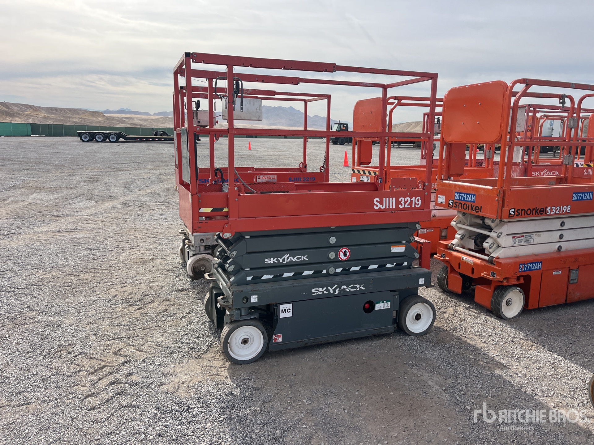 General Appearance with Bild, Ecke vorne links