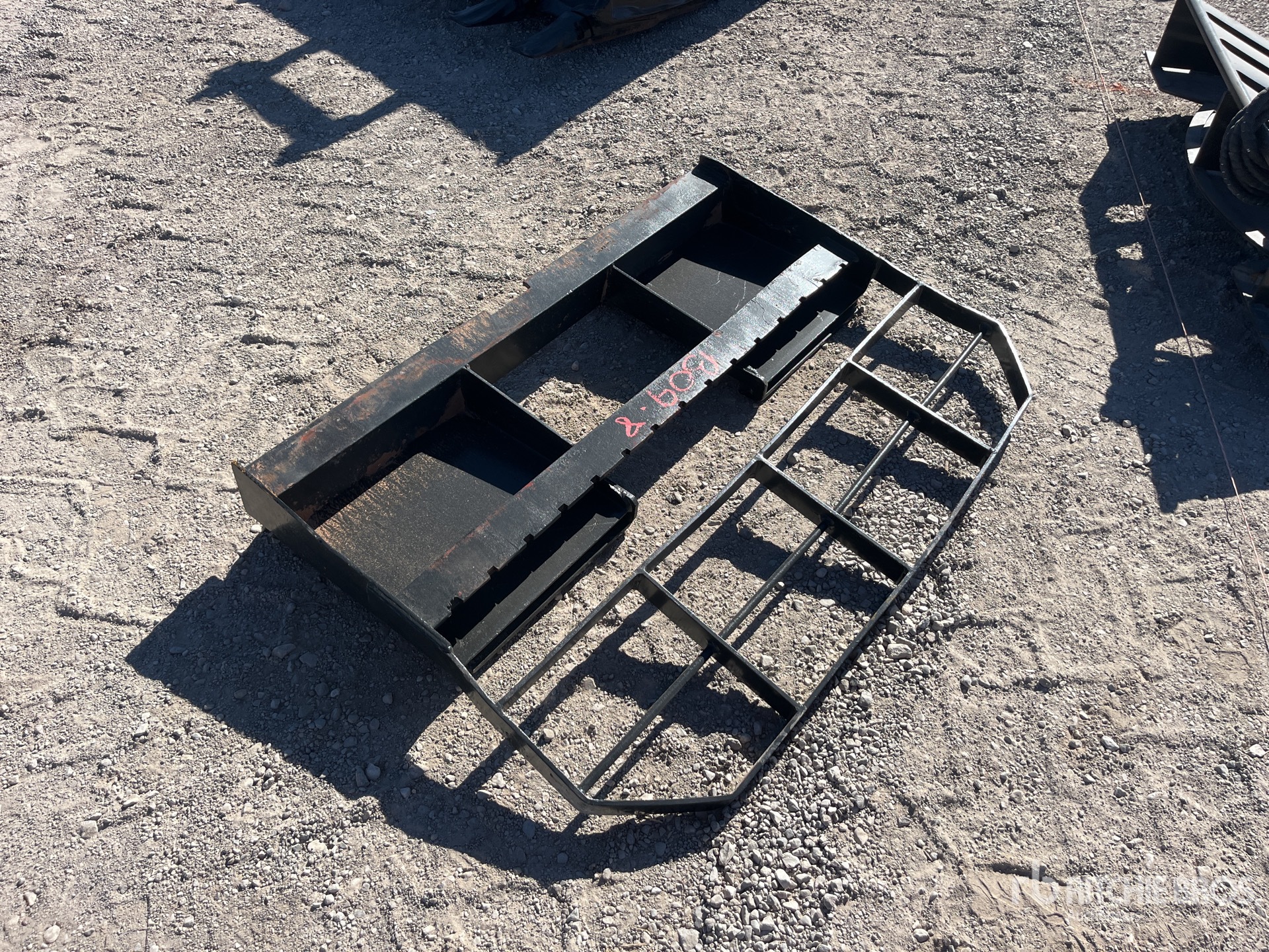 General Appearance with Foto, angolo posteriore sinistro